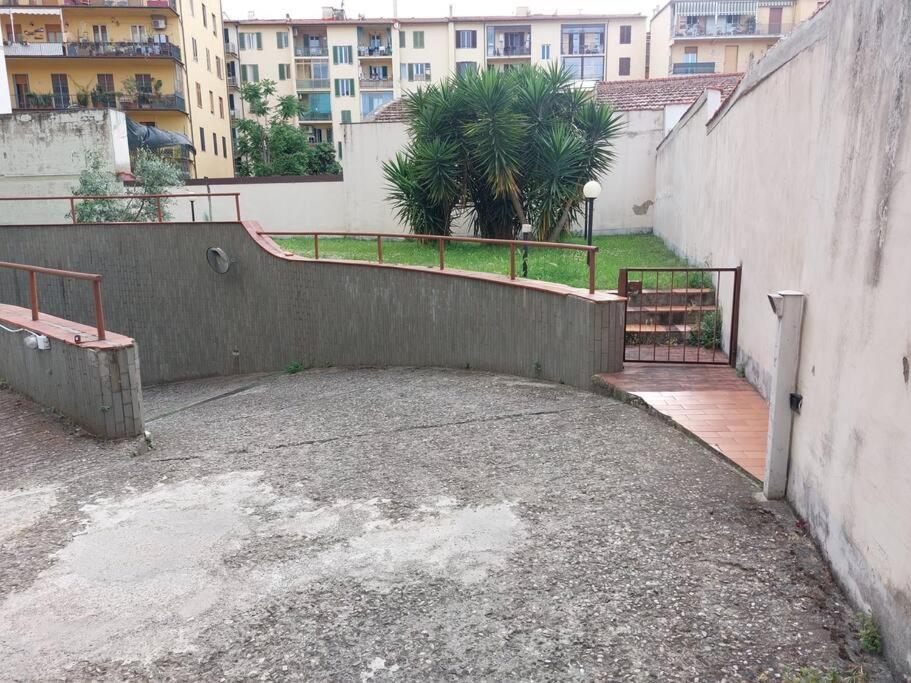 Apartament Lungarno 32 With Private Parking Florencja Zewnętrze zdjęcie