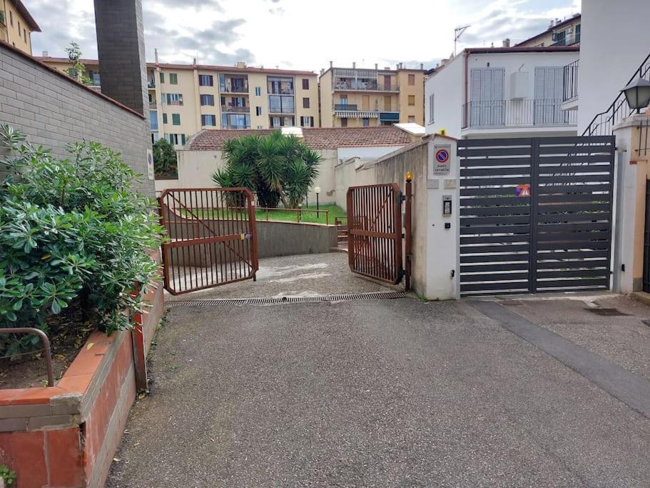 Apartament Lungarno 32 With Private Parking Florencja Zewnętrze zdjęcie